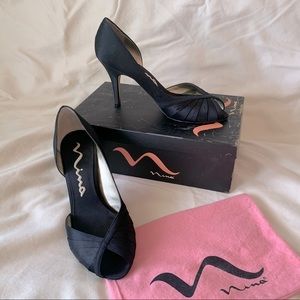 Nina size 9 black satin heels